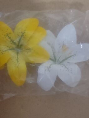 Yellow and White Artificial Lily Flower Set